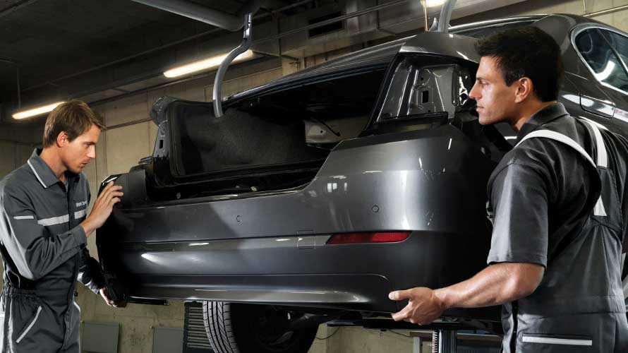 AKTIV OG PASSIV SIKKERHED. BMW PLADEARBEJDE. AKTIV OG PASSIV SIKKERHED. BMW PLADEARBEJDE.